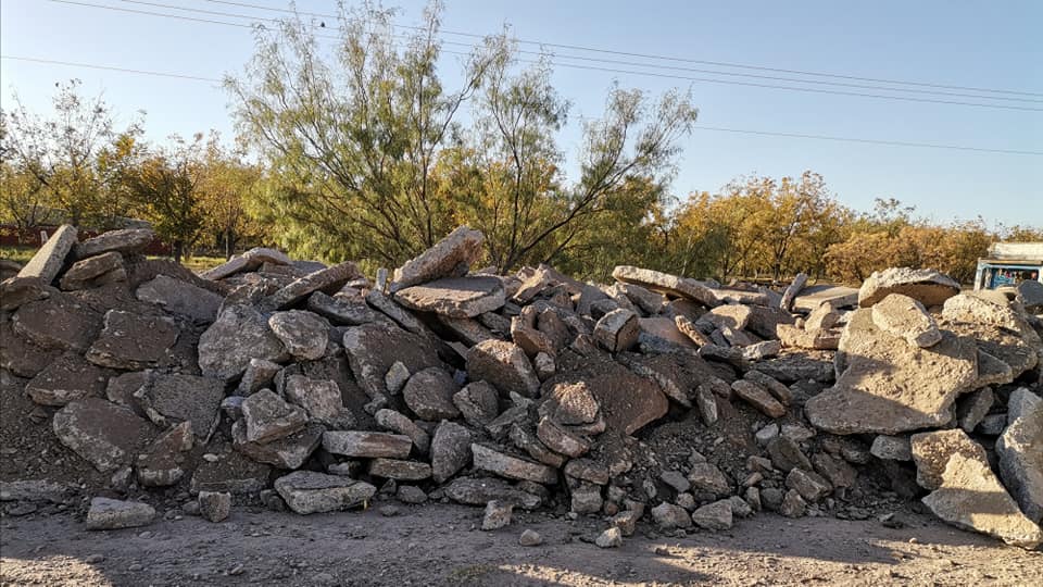 Deposición de escombro en la ribera del río San Pedro por parte de la Presidencia Municipal de&nbsp;Meoqui